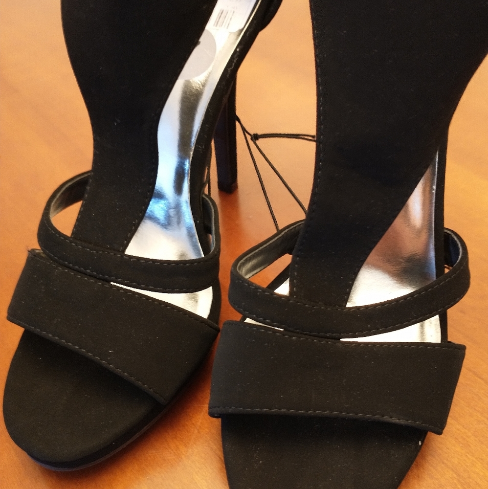👠ANDIAMO BLACK HEELS